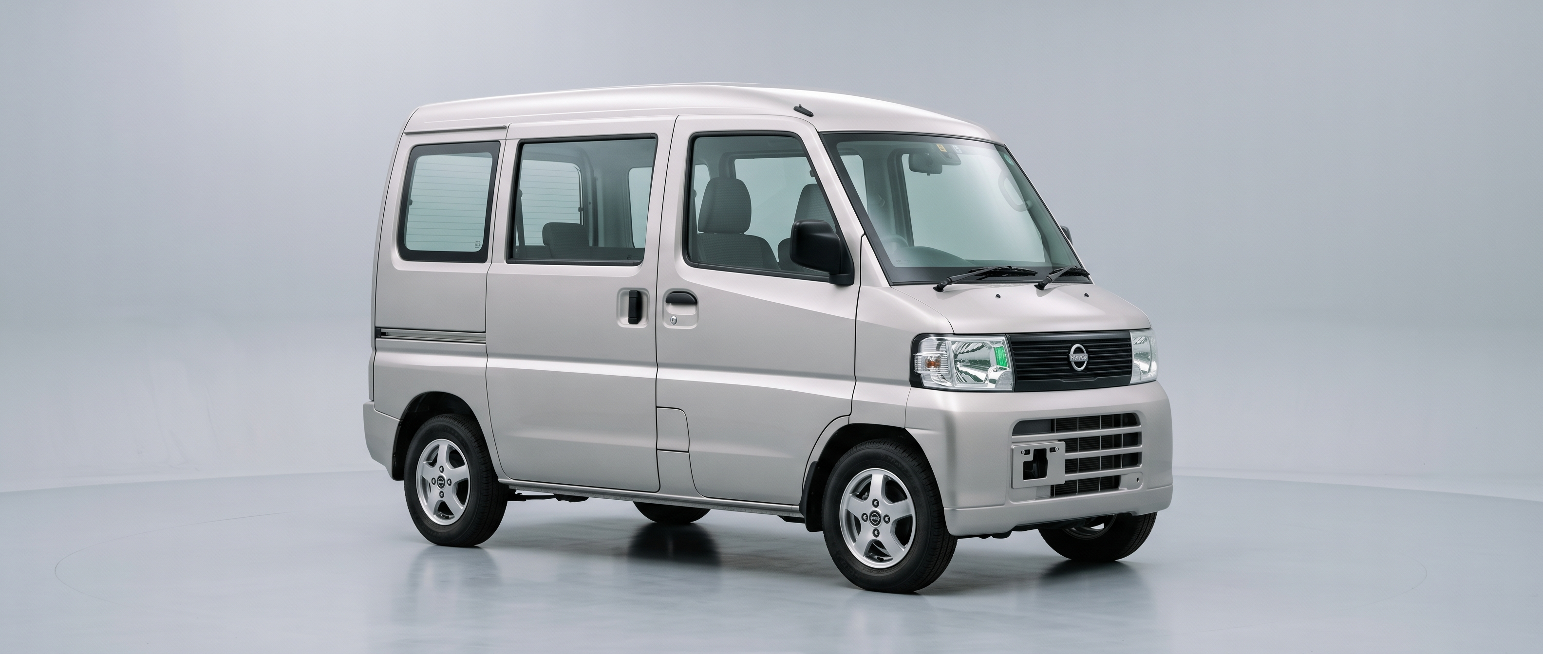 Nissan Clipper Van