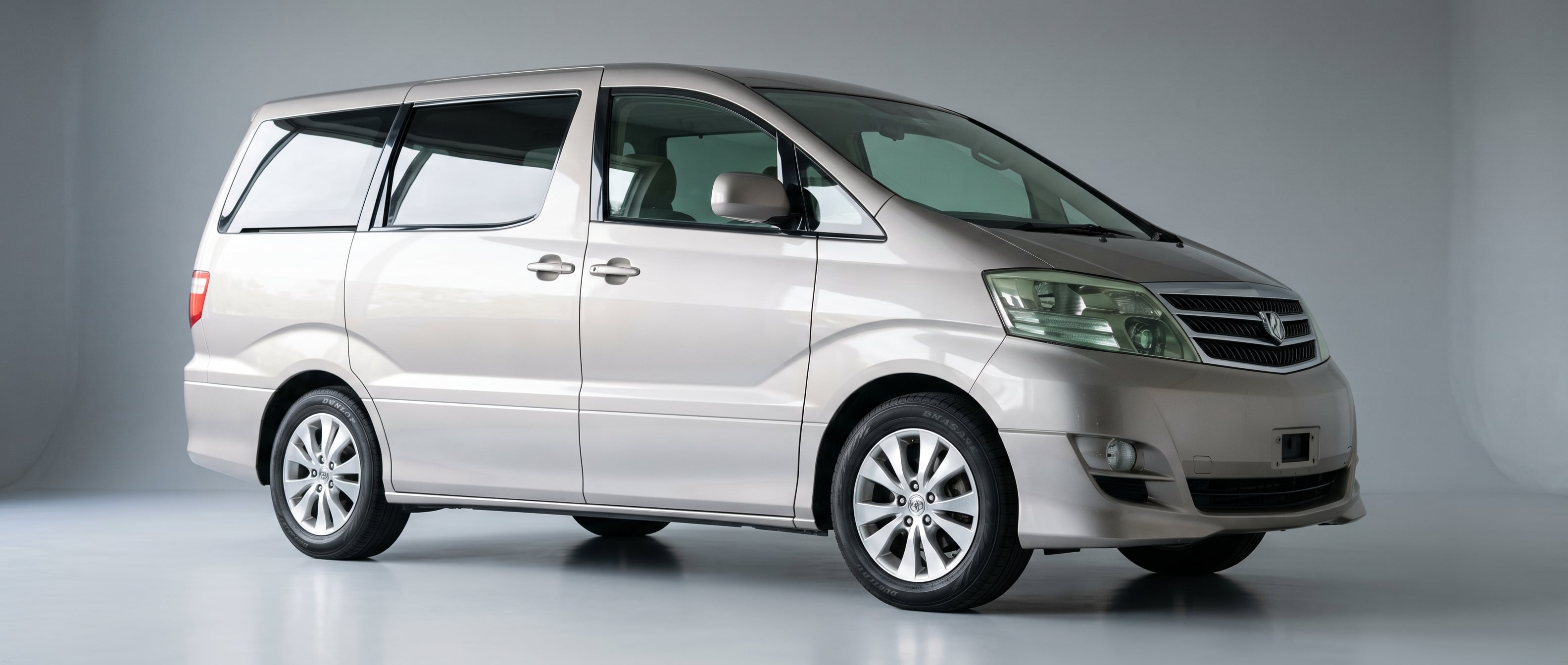 Toyota Alphard V