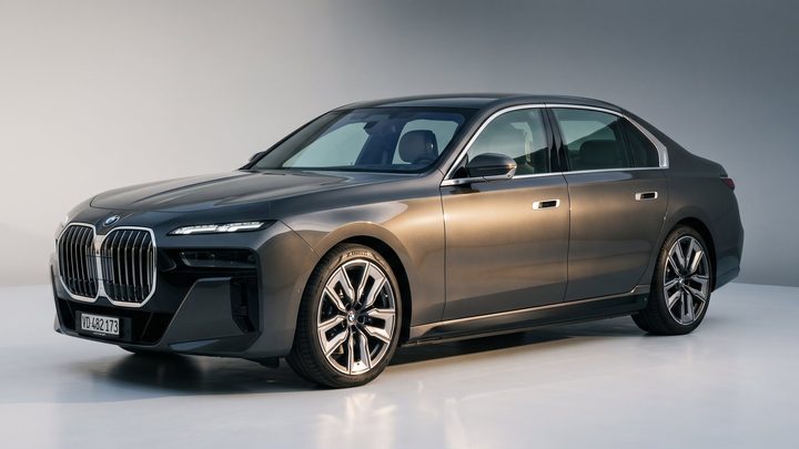 BMW 7-SERIES