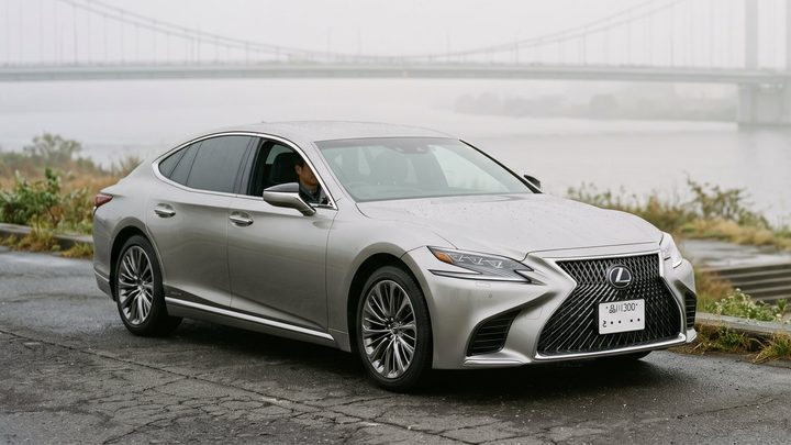 LEXUS LS