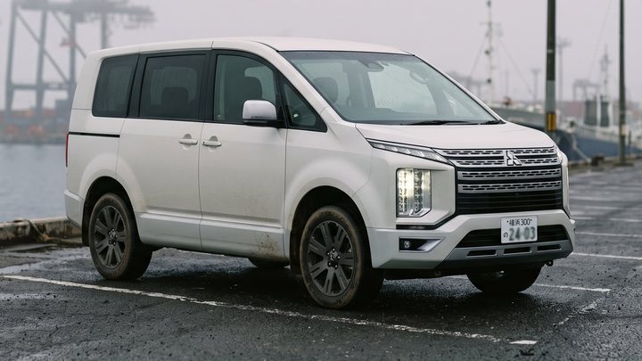 MITSUBISHI DELICA D:5