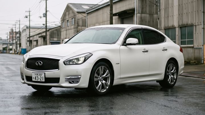 NISSAN FUGA