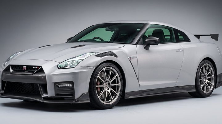 NISSAN GT-R