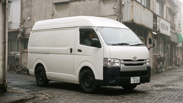 TOYOTA HIACE VAN