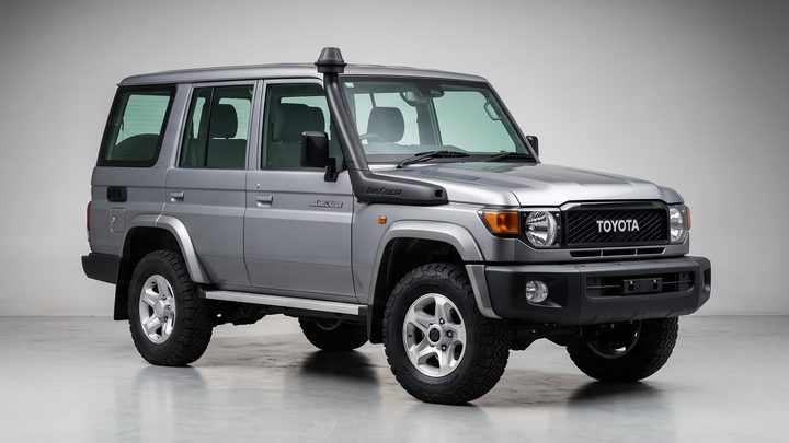 TOYOTA LAND CRUISER 70