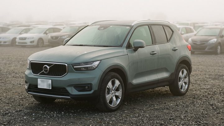 VOLVO XC40